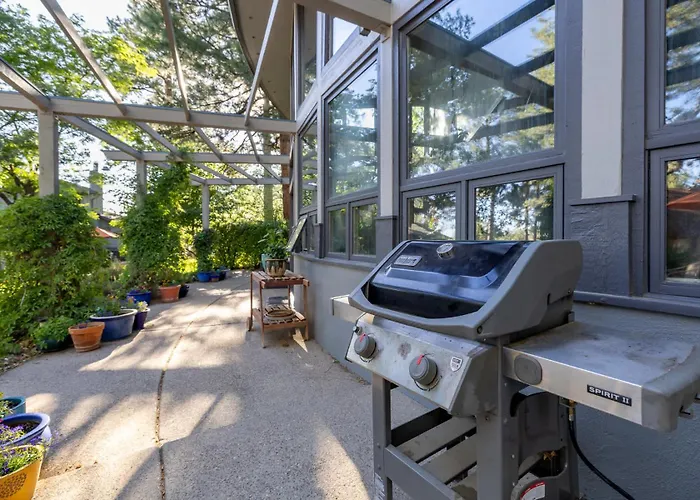 Ferienhaus Birders, Botanist&hikers’ Oasis In Flg *